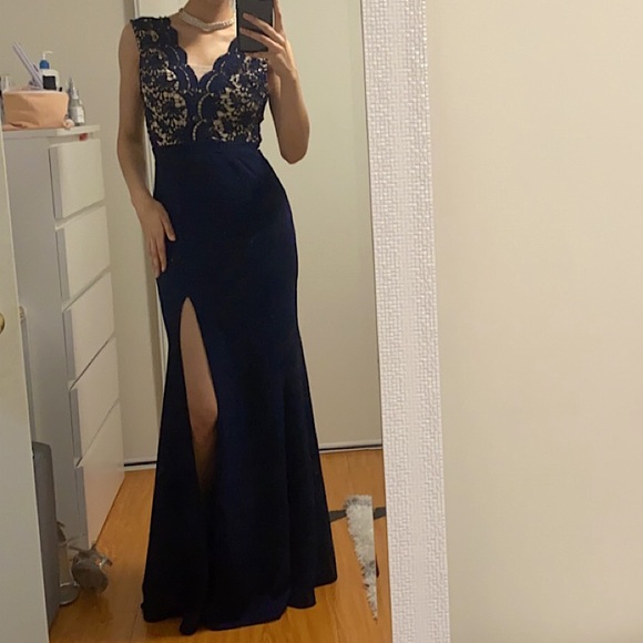 Beautiful Navy Blue Prom Dress - Picture 1 of 2